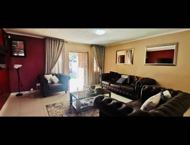 3 BEDROOM HOUSE FOR SALE IN DALPARK EXT 1